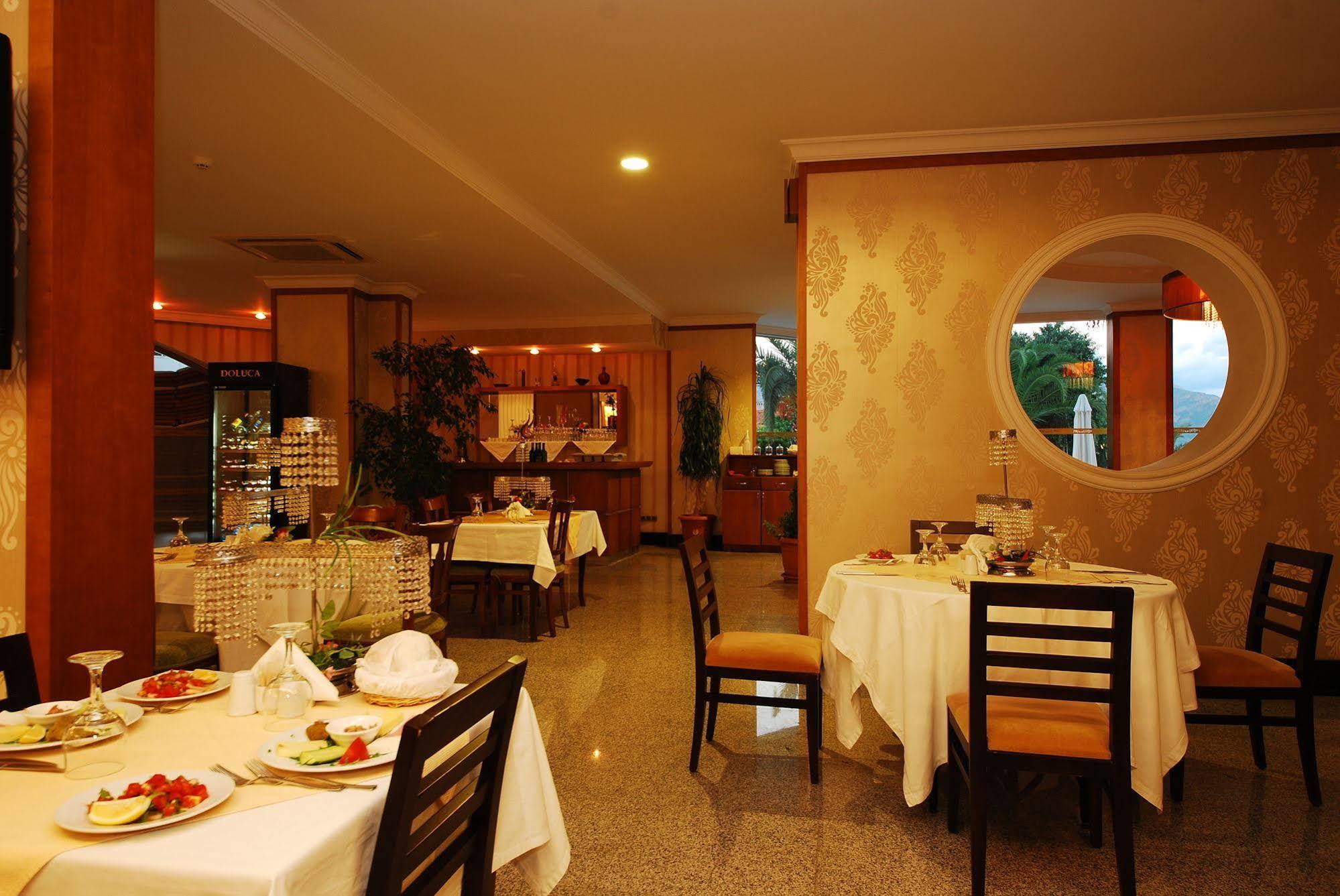 Pasa Beach Hotel Мармарис Экстерьер фото